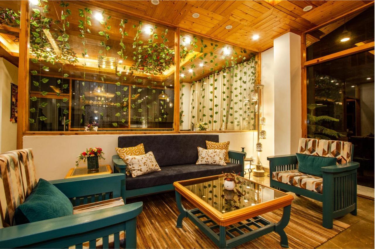 Eden Oaks Hotel Manali  Ngoại thất bức ảnh