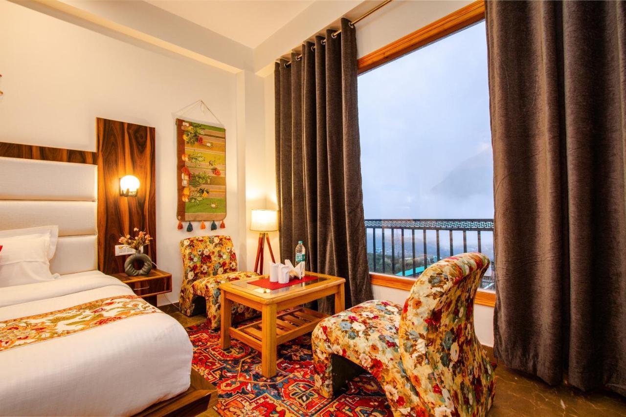 Eden Oaks Hotel Manali  Ngoại thất bức ảnh